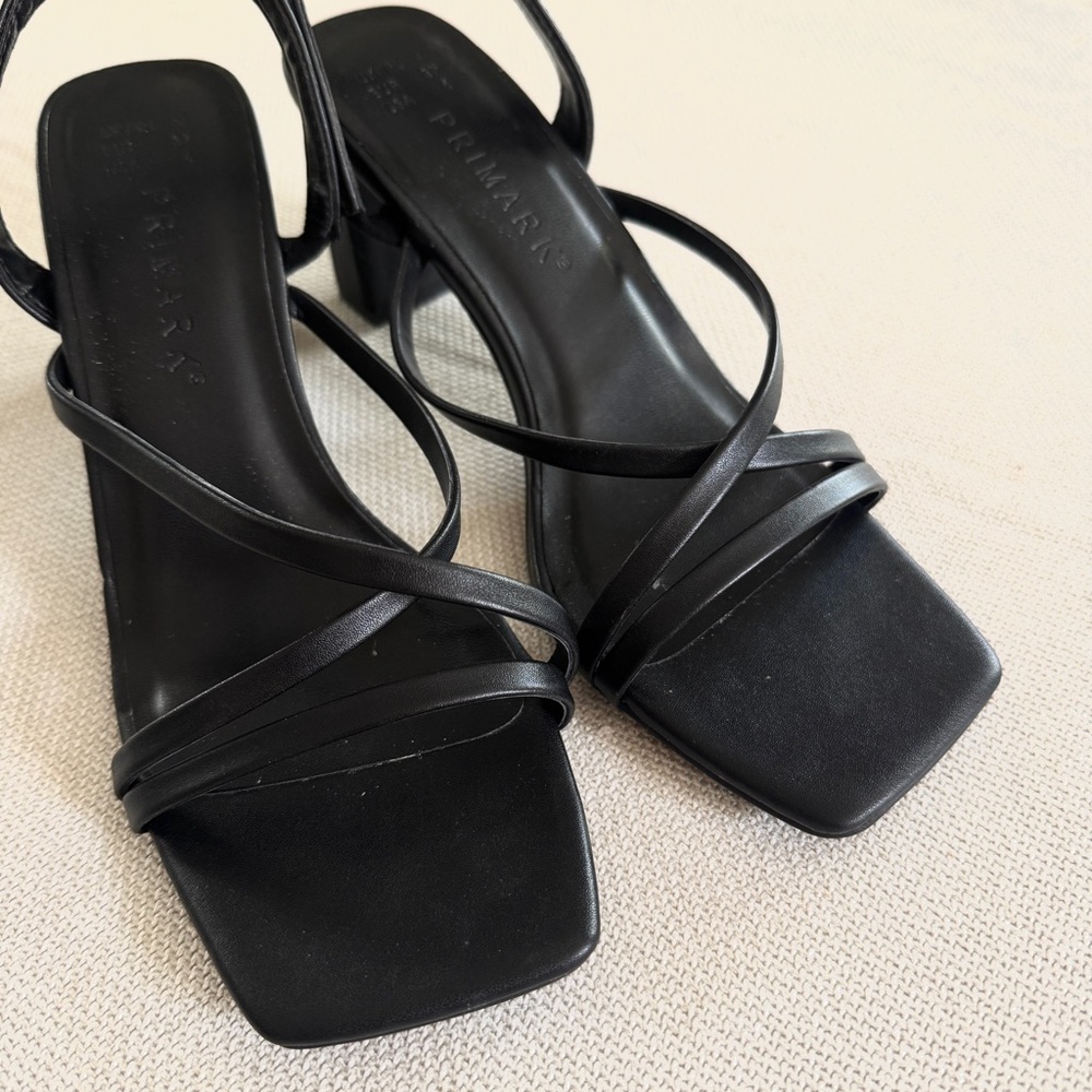 PRIMARK | BLACK MINIMALIST STRAPPY SLEEK EASY CLEAN SLINGBACK HEEL SANDAL